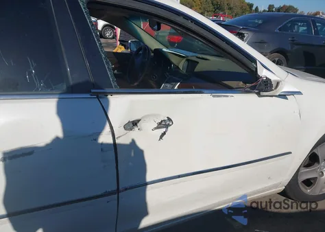 2008 Acura Rl 3.5 z USA, uszkodzony, nr VIN JH4KB16648C004940